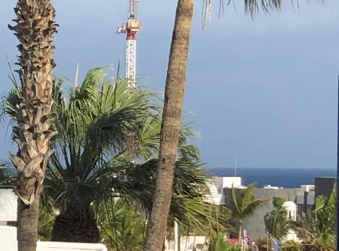 Olivin Puerto del Carmen (Lanzarote)